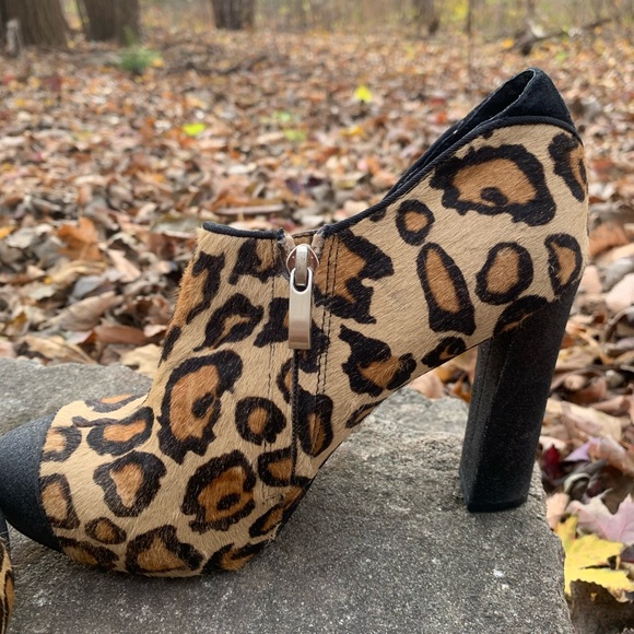 Leopard shoes Sam Edelman Felix Calf Hair Bootie size 7M - Picture 7 of 10